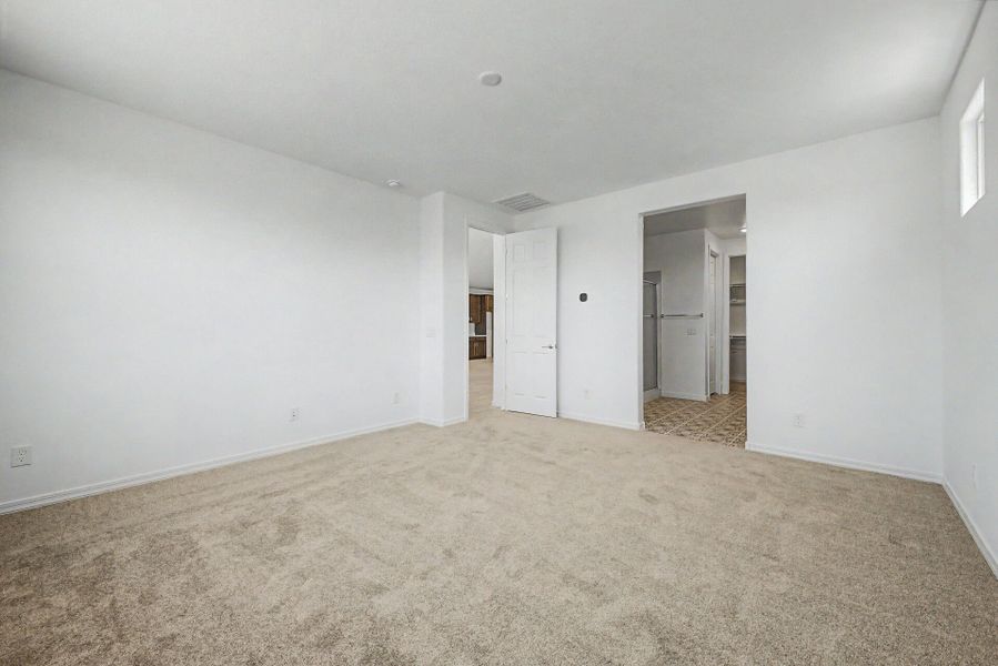 Spacious, unfurnished interior of a new home in Las Ventanas, Goodyear (Image 12).
