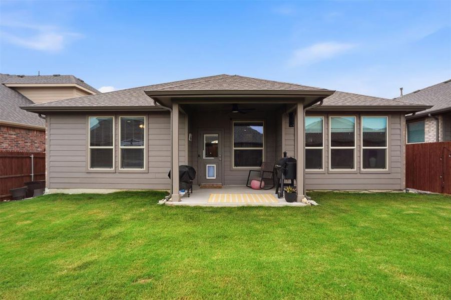 Exterior details and patio area of a home in , Haslet (Image 4).