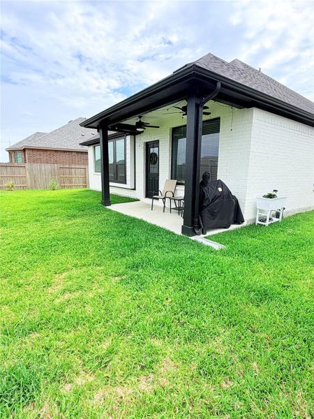 Exterior details and patio area of a home in , Richmond (Image 24).