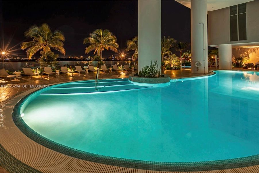 Community amenities in Aria Reserve, Miami (Image 18).