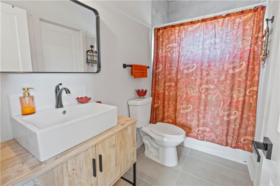 Furnished interior view inside a new home in , Clermont (Image 32). Furnished interior view inside a new home in , Clermont (Image 32).