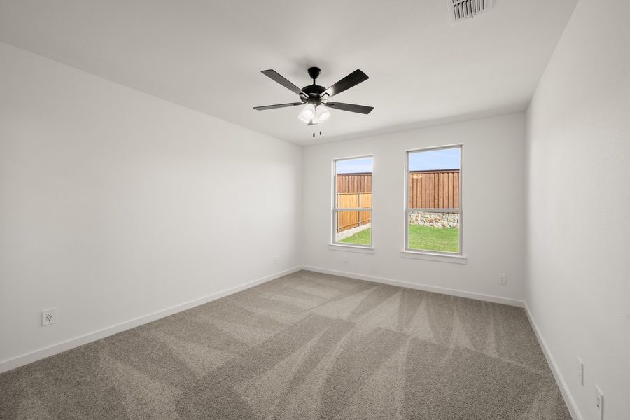 Spacious, unfurnished interior of a new home in Country Hollow Sales Phase 1, Willow Park (Image 18).