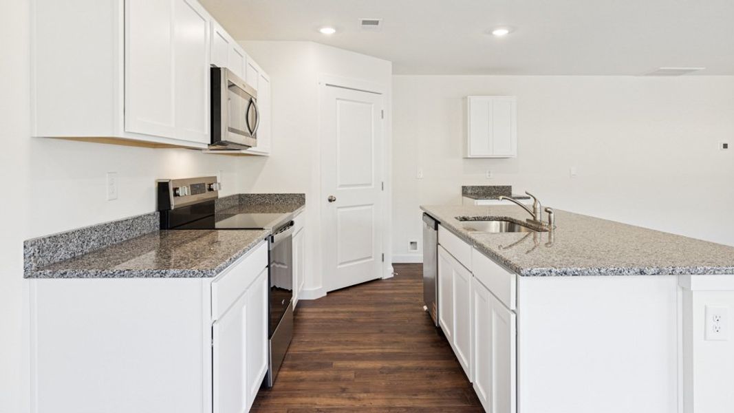 Furnished interior view inside a new home in Emory Creek, Harriman (Image 4).