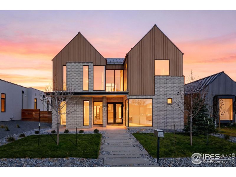 Custom Architecture w/ Sierra Pacific Windows