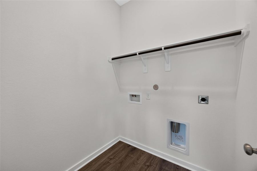 Spacious, unfurnished interior of a new home in La Segarra 40', Brookshire (Image 19).