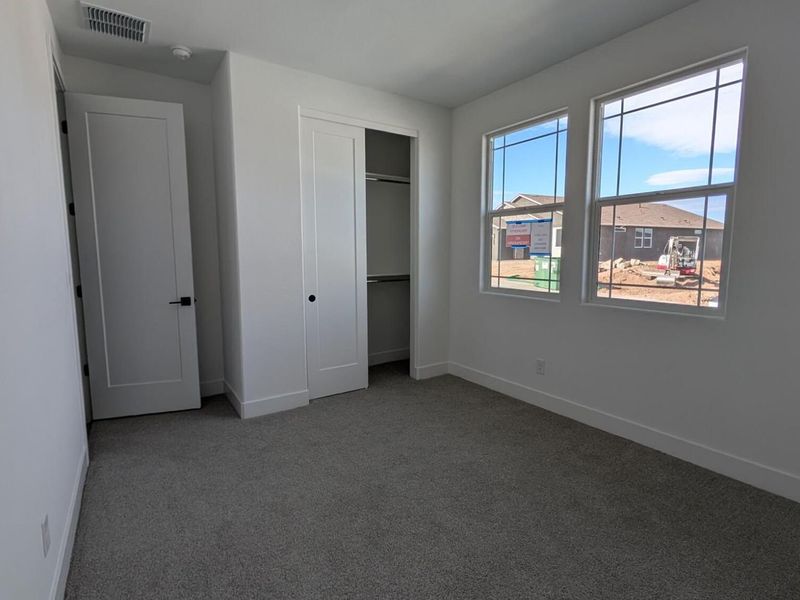 Spacious, unfurnished interior of a new home in South Ranch Western Collection, Prescott (Image 9).