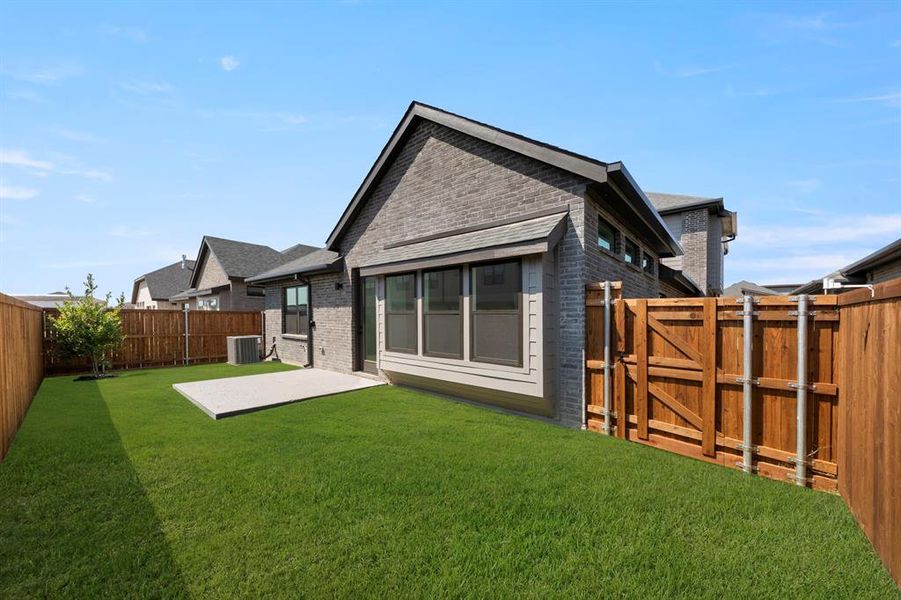 26. 515 Sherwood - Back