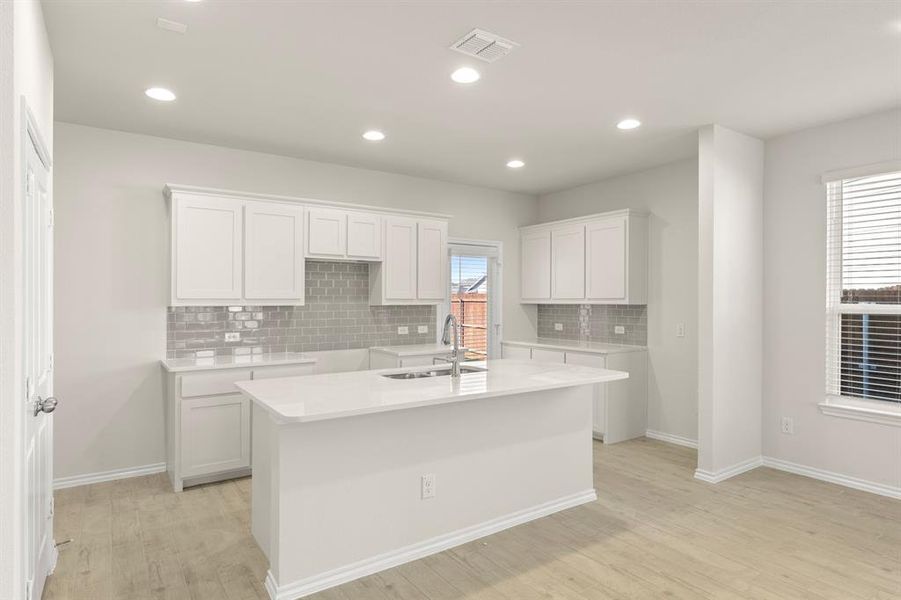 11. 3723 Jade - Kitchen (2)