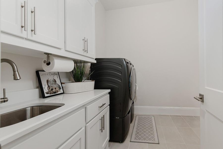 Furnished interior view inside a new home in The Highlands - 65', Porter (Image 7). Furnished interior view inside a new home in The Highlands - 65', Porter (Image 7).