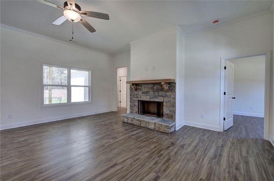Spacious, unfurnished interior of a new home in , Dallas (Image 13).