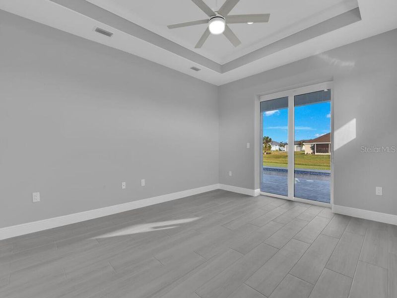 Spacious, unfurnished interior of a new home in , Rotonda West (Image 27).