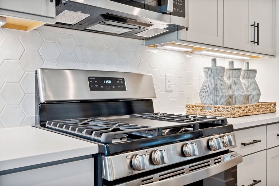 Representative interior finishes for a home built from the Allison by Tri Pointe Homes in Seven Oaks, Belmont (Image 21).