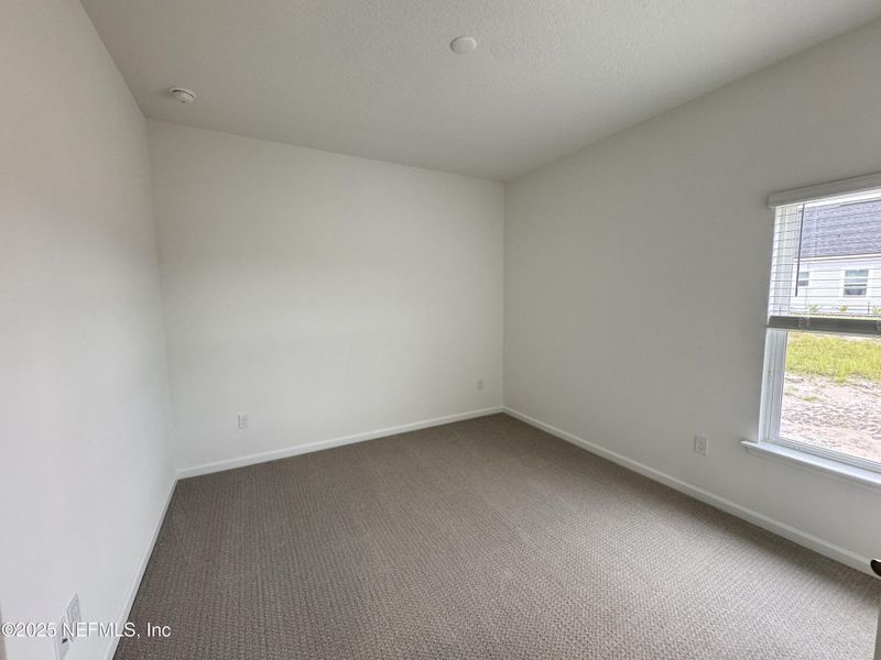 Spacious, unfurnished interior of a new home in Hyland Trail, Green Cove Springs (Image 17).