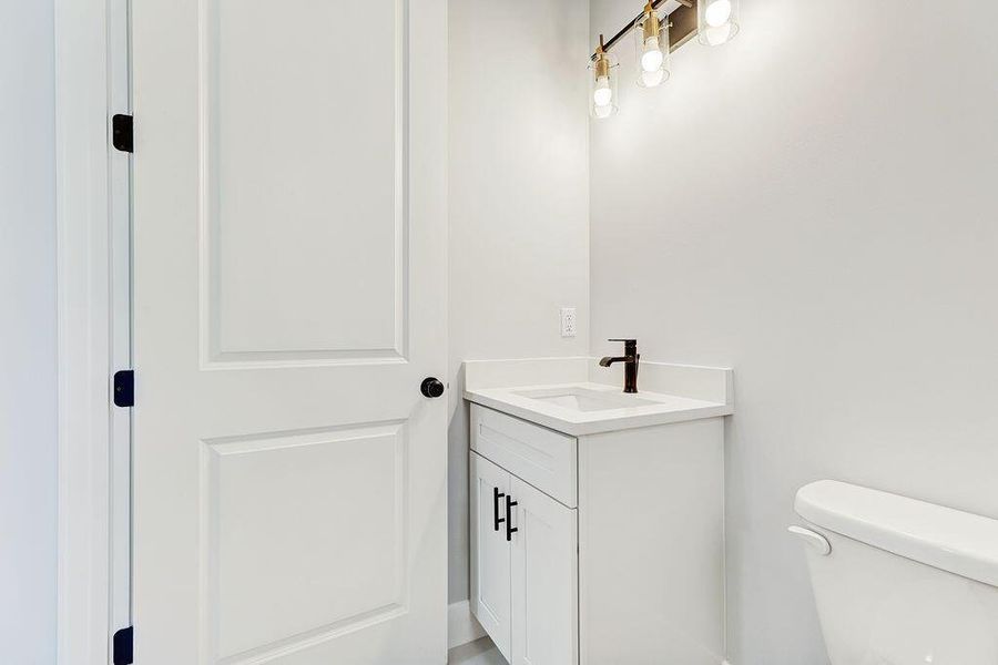 5DM40151_2_3_4_5Interior01