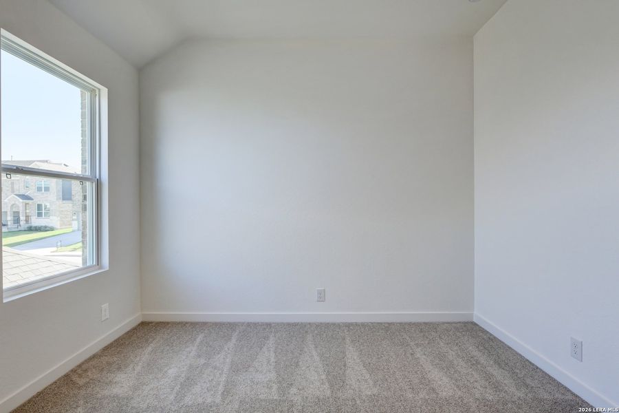 Spacious, unfurnished interior of a new home in Arcadia Ridge, San Antonio (Image 19).
