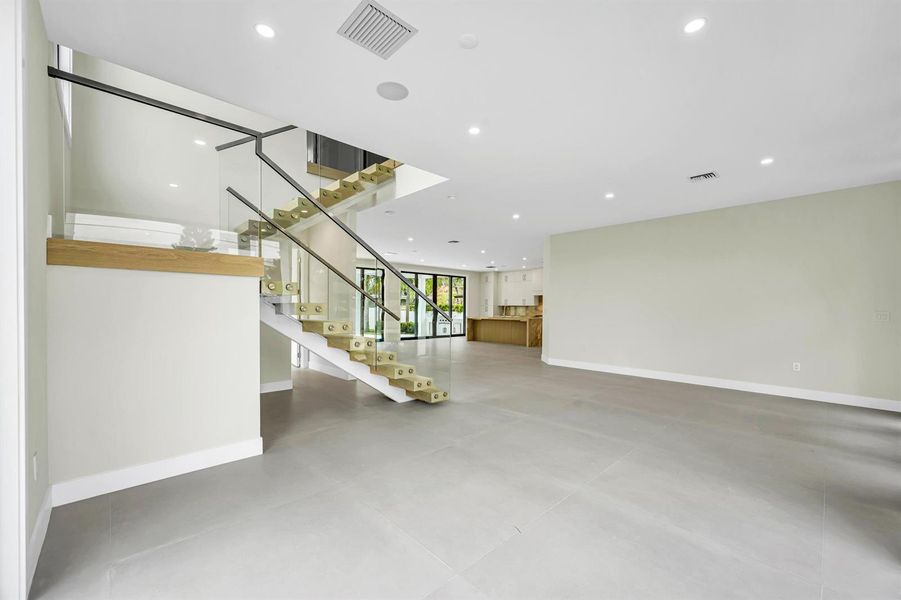 445 NE 11TH AVE-11 445 NE 11TH AVE-11