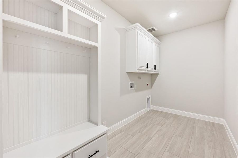 Spacious, unfurnished interior of a new home in Meraki, Forney (Image 17).