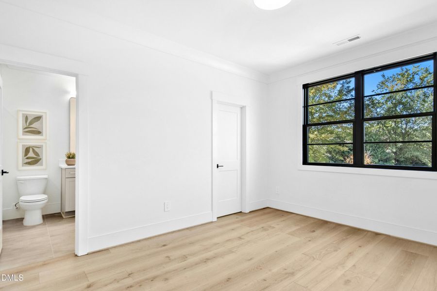 045-487784-IMG_8598 045-487784-IMG_8598