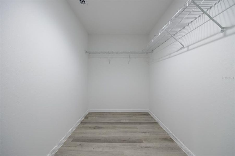 Spacious, unfurnished interior of a new home in , Williston (Image 12).