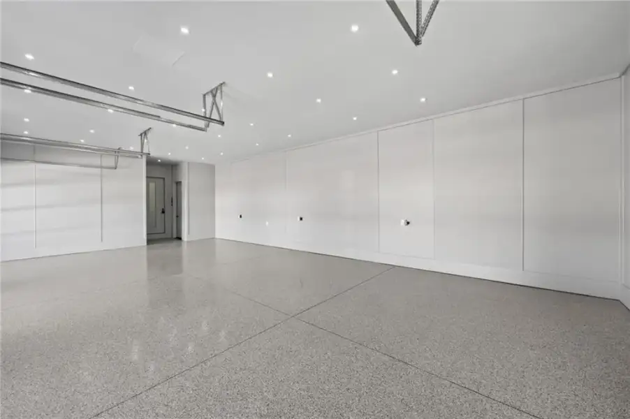 Spacious, unfurnished interior of a new home in , Smyrna (Image 93).