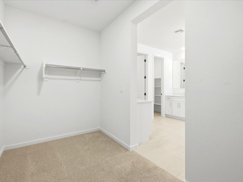 Spacious, unfurnished interior of a new home in Legacy Place, Glendale (Image 19).