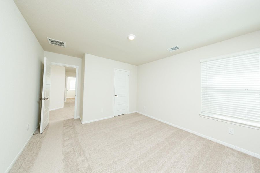 Spacious, unfurnished interior of a new home in Bammel Oaks, Houston (Image 10). Spacious, unfurnished interior of a new home in Bammel Oaks, Houston (Image 10).