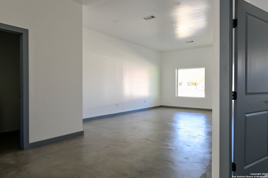 Image 19 of a home in .