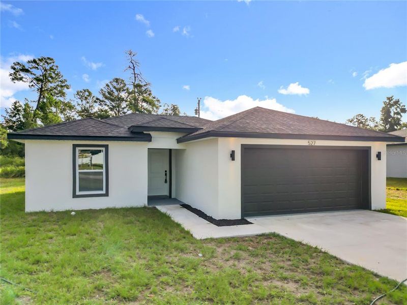 Exterior details and patio area of a home in , Ocala (Image 21).