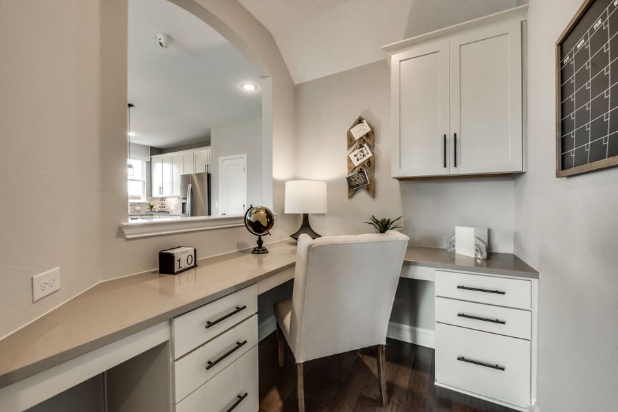 Representative furnished interior of a home built from the Harvard by Pulte Homes in Wellington, Fort Worth (Image 8).