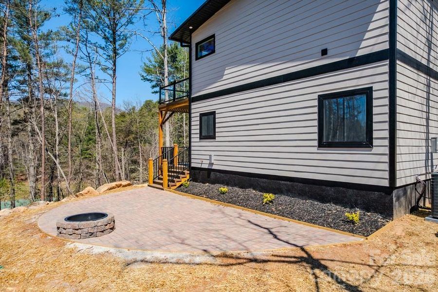 Exterior details and patio area of a home in , Whittier (Image 30).