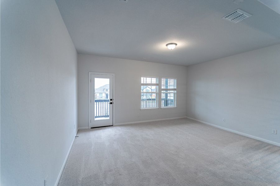 Spacious, unfurnished interior of a new home in Santa Rita Ranch, Liberty Hill (Image 18).