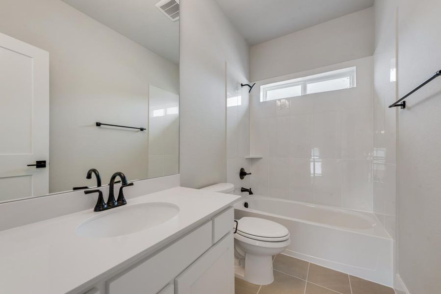 Furnished interior view inside a new home in Edgewater, Fate (Image 16).