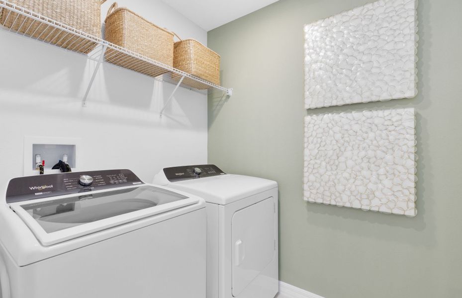 Representative interior finishes for a home built from the Mabel II by Pulte Homes in Parkside Trails, Clermont (Image 21).