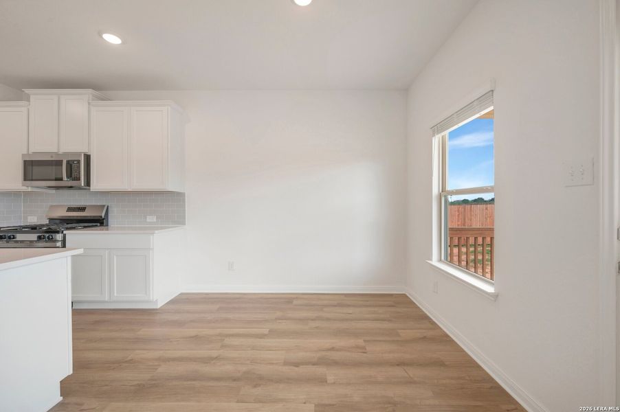Spacious, unfurnished interior of a new home in Hickory Ridge Estates, Elmendorf (Image 42).