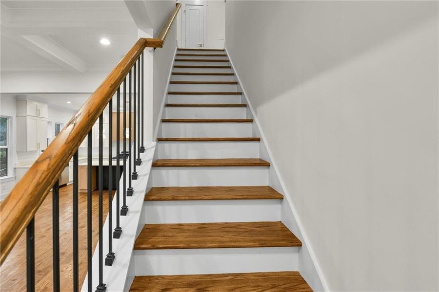 Spacious, unfurnished interior of a new home in , Atlanta (Image 38).