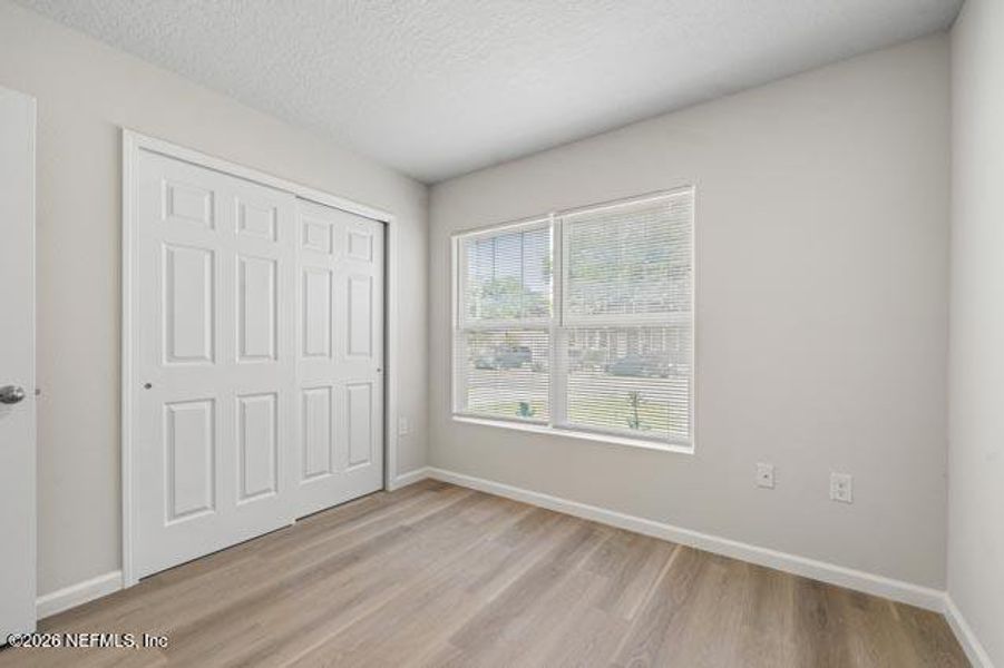 Spacious, unfurnished interior of a new home in , Jacksonville (Image 18).