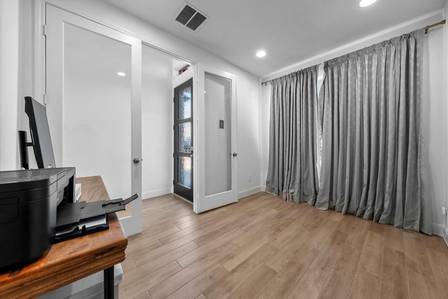 Furnished interior view inside a new home in Patterson Ranch, Georgetown (Image 15).