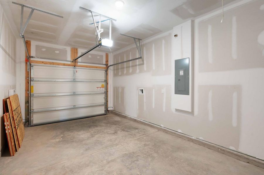 Spacious, unfurnished interior of a new home in , North Charleston (Image 21).