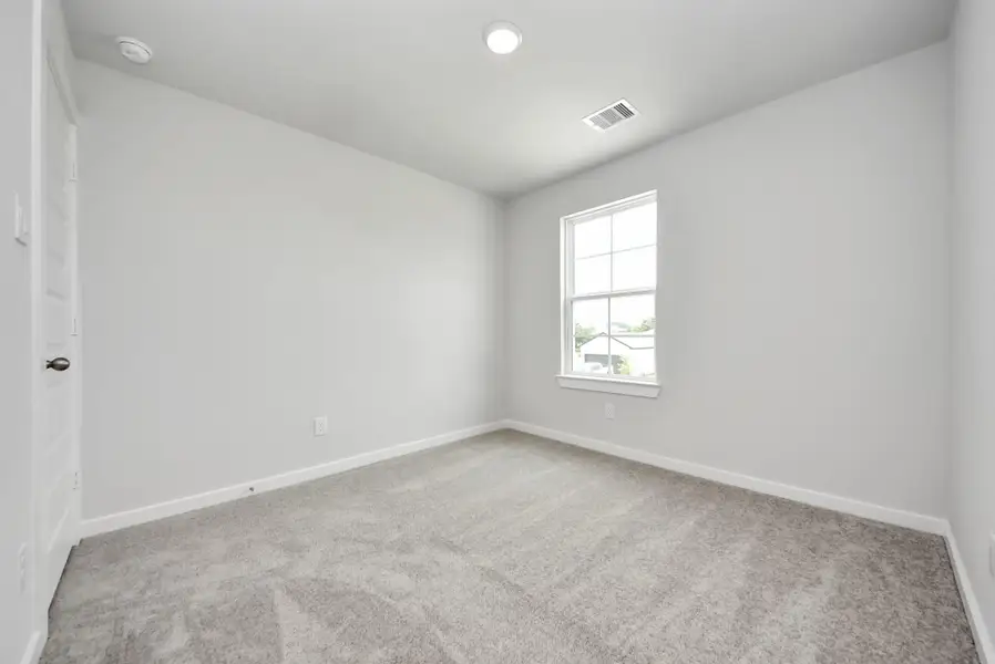 Spacious, unfurnished interior of a new home in The Villages at WestPointe, Dayton (Image 31).