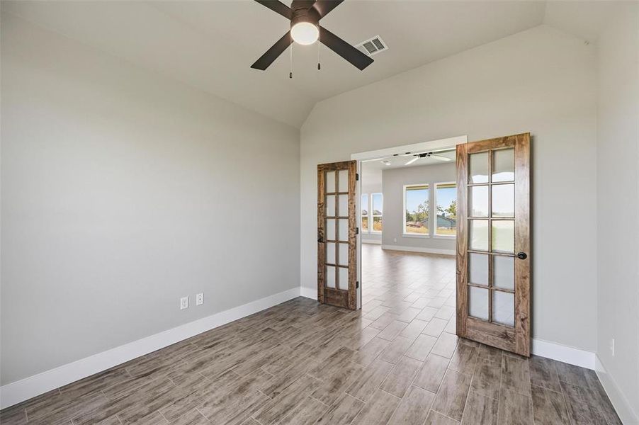 Spacious, unfurnished interior of a new home in Whispering Winds, Reno (Image 20).