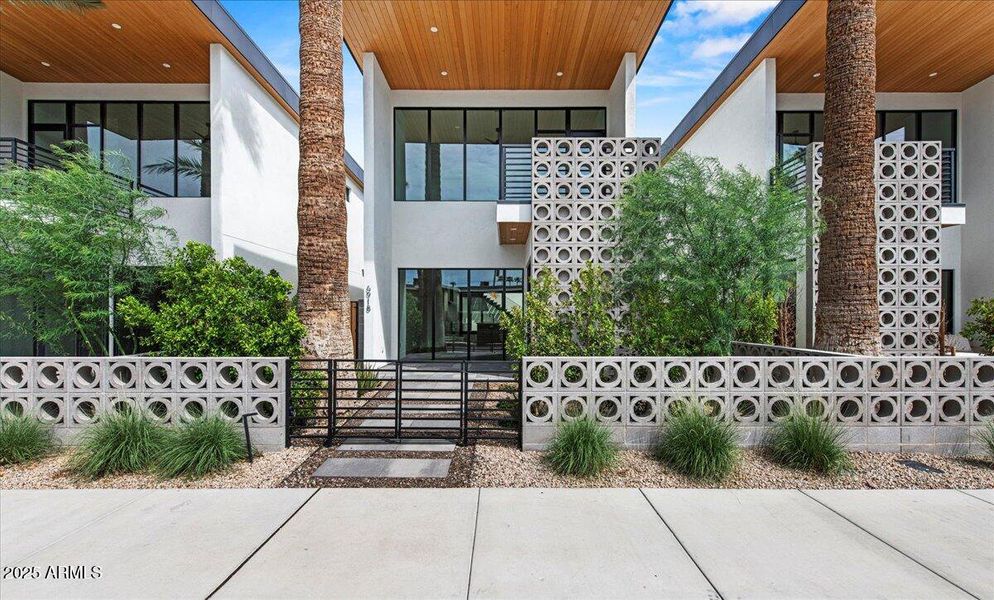 01-6918 E 2nd St 01 01-6918 E 2nd St 01