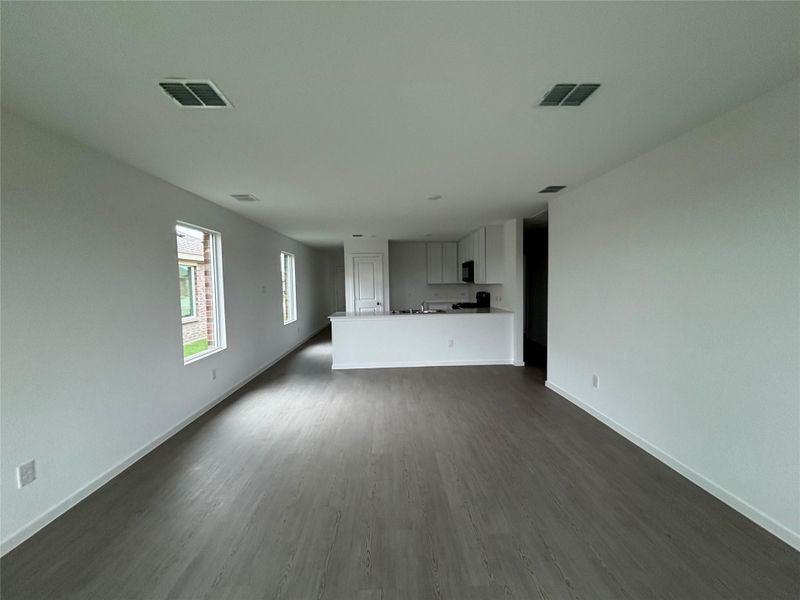 Spacious, unfurnished interior of a new home in Esperanza, Richmond (Image 10). Spacious, unfurnished interior of a new home in Esperanza, Richmond (Image 10).
