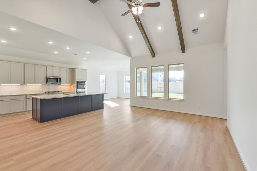 Spacious, unfurnished interior of a new home in Stone Creek Ranch, Hockley (Image 24).
