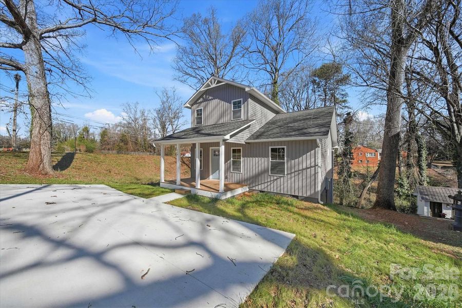 Exterior details and patio area of a home in , Statesville (Image 22).