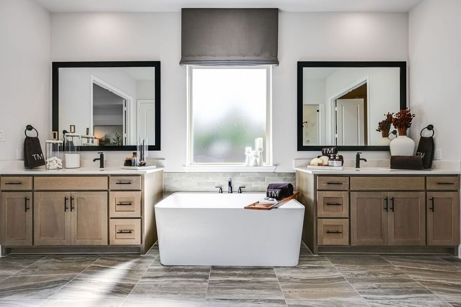 Representative furnished interior of a home built from the Courtney by Taylor Morrison in The Ridge at Northlake 70s, Northlake (Image 13). Representative furnished interior of a home built from the Courtney by Taylor Morrison in The Ridge at Northlake 70s, Northlake (Image 13).