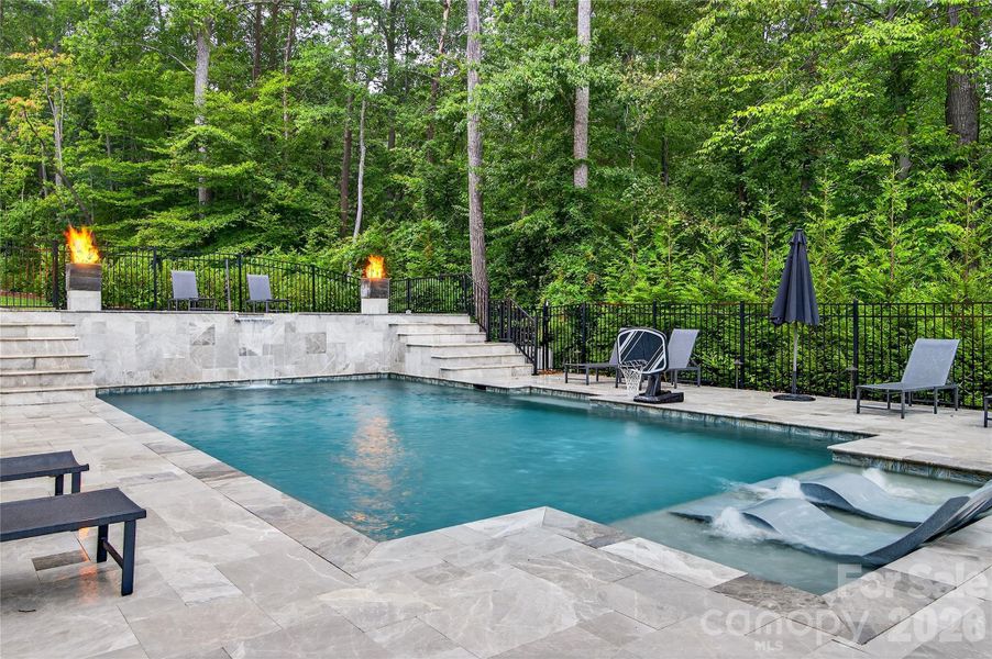 Community amenities in , Denver (Image 33).