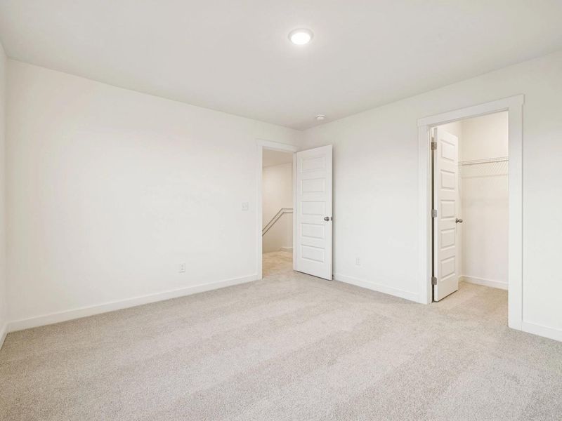 Spacious, unfurnished interior of a new home in Calista Farms, White House (Image 30).