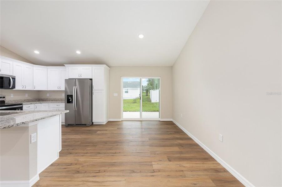 Spacious, unfurnished interior of a new home in , Ocklawaha (Image 23).