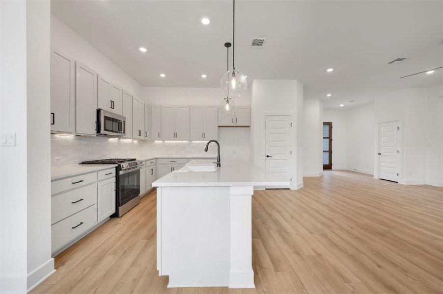 Kitchen - Entry