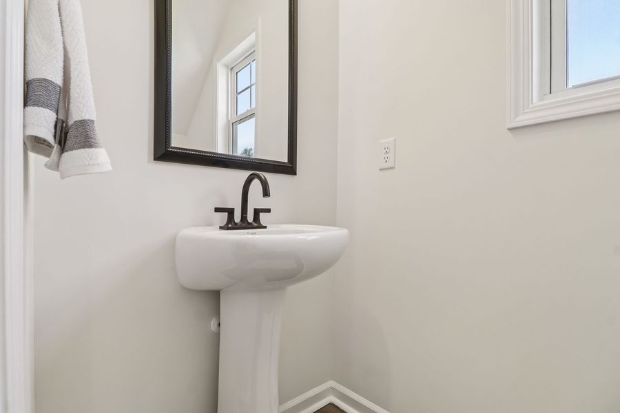 Representative interior finishes for a home built from the South Wind by Stanley Martin Homes in Walkers Trail, Lexington (Image 20).